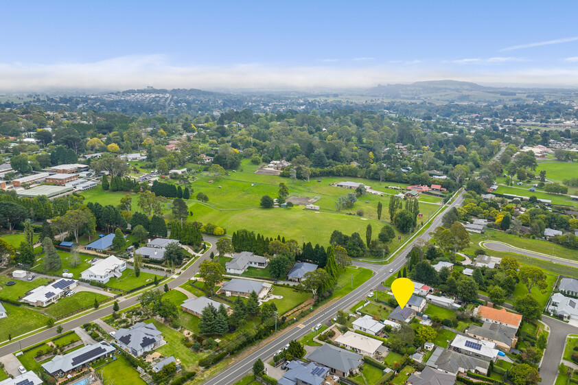 Well-Presented Brick Home on 727m² Sunny Northerly Aspect