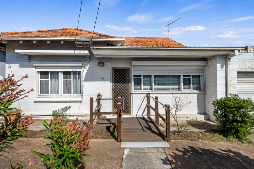 $880 Weekly - 93 Kingsgrove Road Belmore NSW 2192
