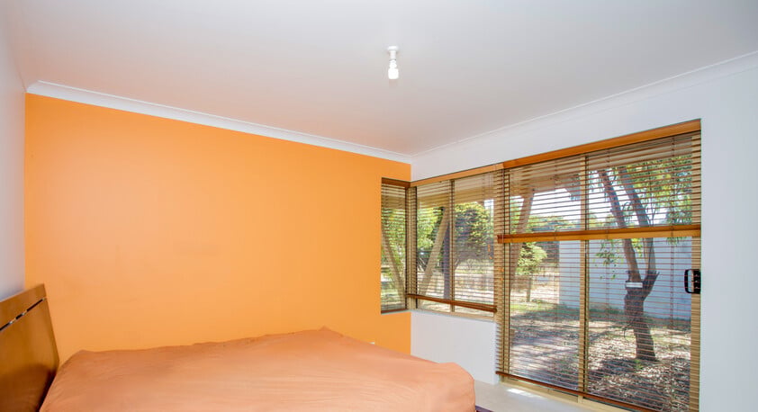 3-4 Bed / 1 Bath Country Home
