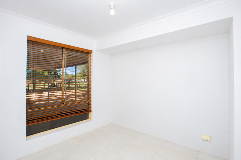 3 Bed / 1 Bath Newly Painted Country Home