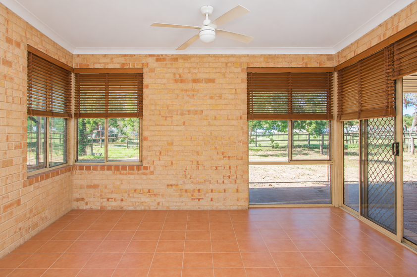 3 Bed / 1 Bath Newly Painted Country Home