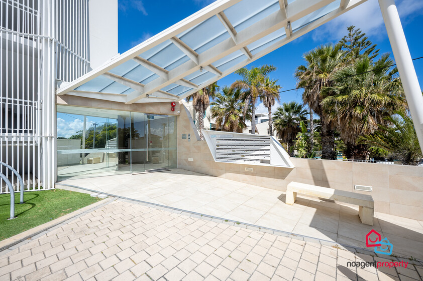 Scarborough Retreat, Beachside Living at Its Best