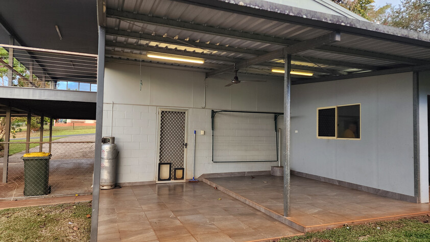 2 bedroom grany flat (Including Electricity)in Atherton
