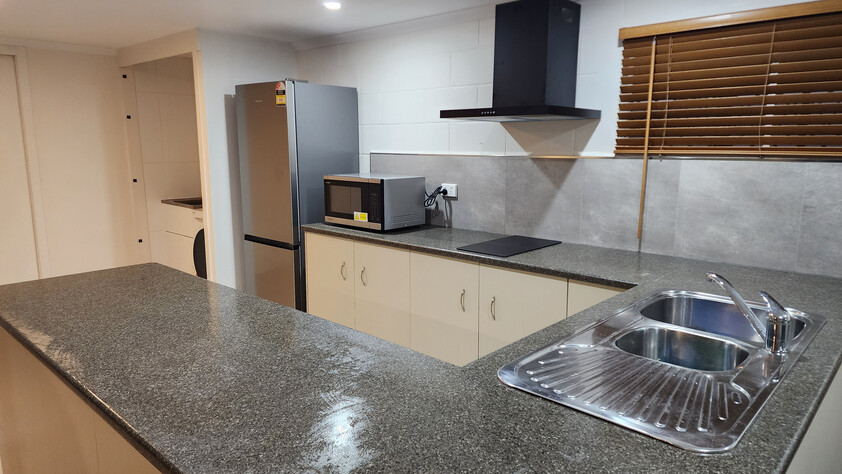 2 bedroom grany flat (Including Electricity)in Atherton