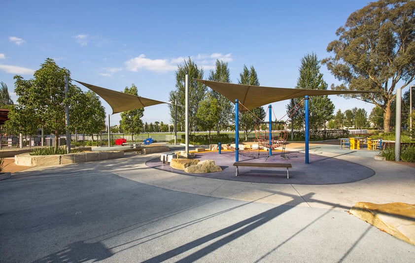 Modern Apartment - Close to everything - Thornton Oval and mountain views