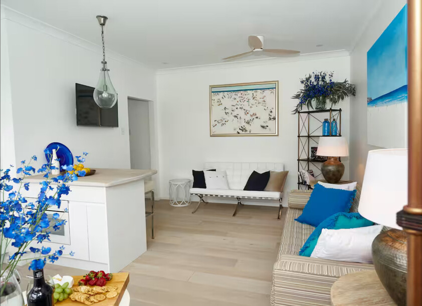 Fully Furnished Darling Point 1BR — Incredible Location, Everything Included