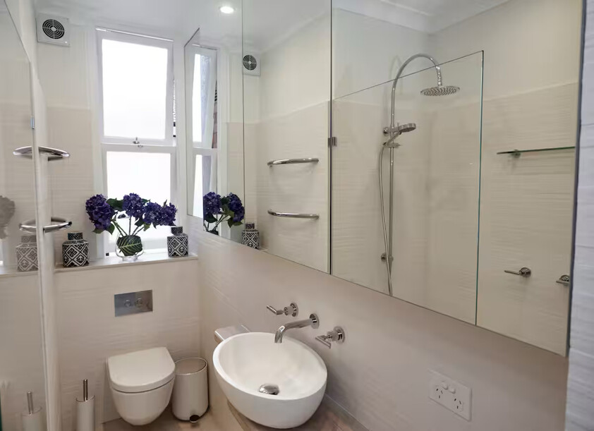 Fully Furnished Darling Point 1BR — Incredible Location, Everything Included