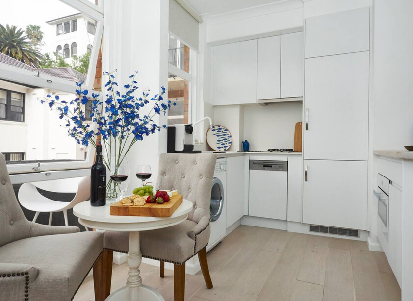 Fully Furnished Darling Point 1BR — Incredible Location, Everything Included