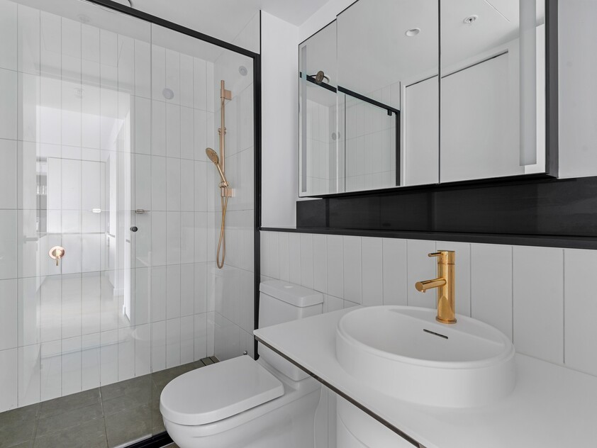 Fully Furnished Luxury 2 bedrooms 1 bathroom Aurora Apartment on 32nd Floor
