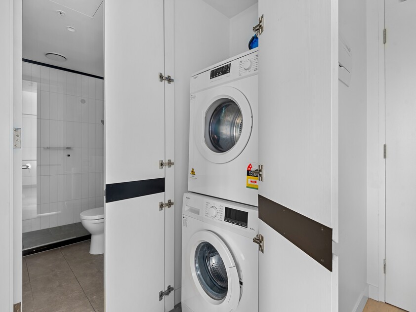Fully Furnished Luxury 2 bedrooms 1 bathroom Aurora Apartment on 32nd Floor
