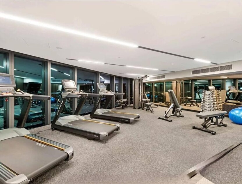 Fully Furnished Luxury 2 bedrooms 1 bathroom Aurora Apartment on 32nd Floor