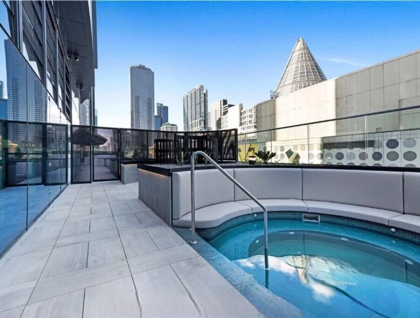 Fully Furnished Luxury 2 bedrooms 1 bathroom Aurora Apartment on 32nd Floor