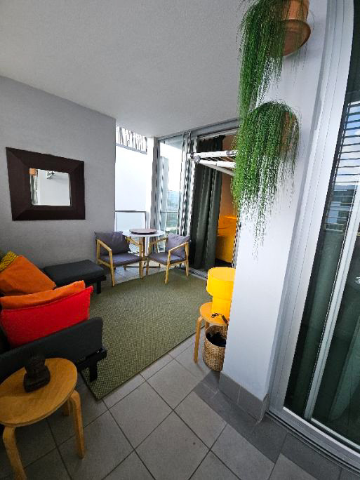 80 m2 Genuine CITY GLIMPSES 1 Bed 1 Bath 1 Car Sale by Owner (NO AGENTS PLEASE)