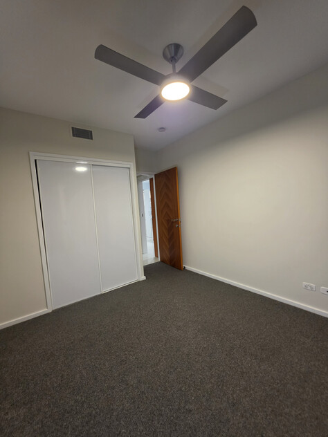 80 m2 Genuine CITY GLIMPSES 1 Bed 1 Bath 1 Car Sale by Owner (NO AGENTS PLEASE)