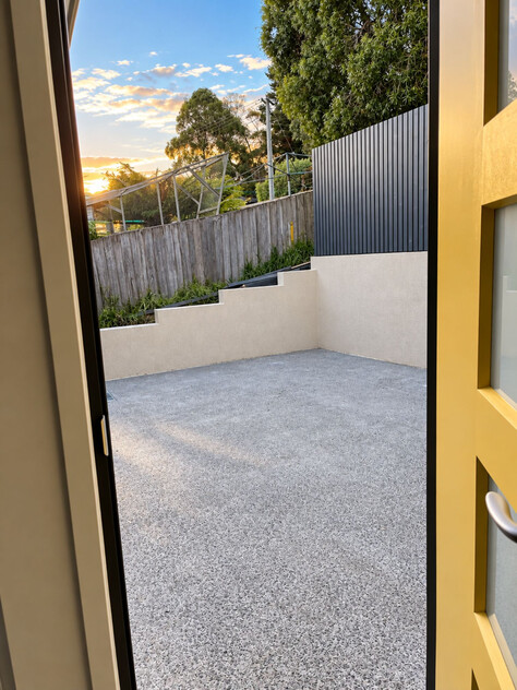 Contemporary Bellerive Living with Spectacular Views