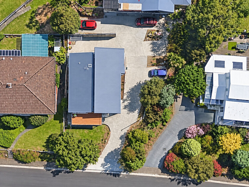 Contemporary Bellerive Living with Spectacular Views