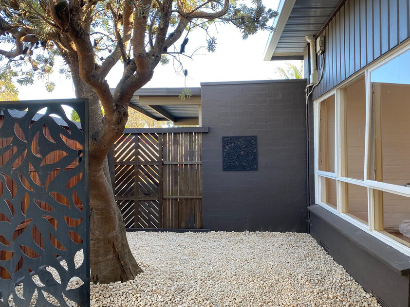 Walk to Mt Eliza village - Convenience & Comfort