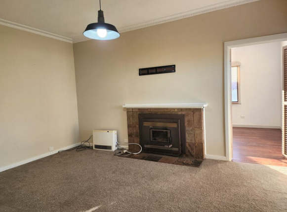 Character, Space & Convenience - 809m² in a Quiet Cul-de-Sac