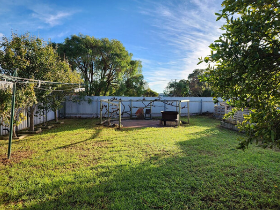 Character, Space & Convenience - 809m² in a Quiet Cul-de-Sac