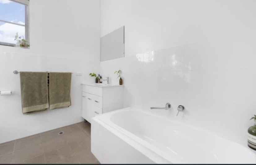 Stylish 3-Bedroom Townhouse in a Quiet & Convenient Setting
