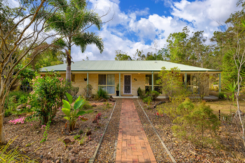 Private 5 acre Lifestyle Property with Pool, Shed & Excellent Infrastructure