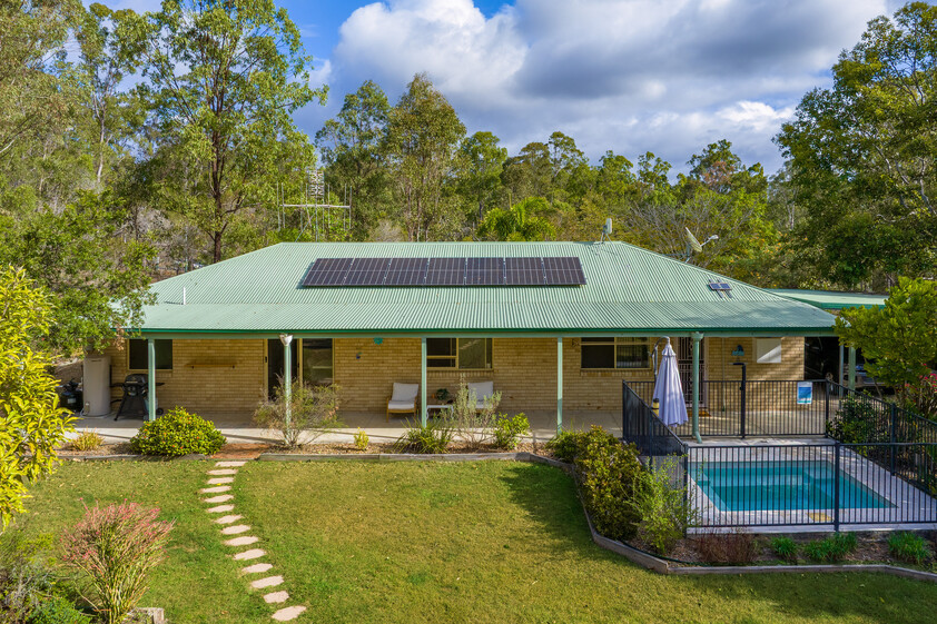 Private 5 acre Lifestyle Property with Pool, Shed & Excellent Infrastructure