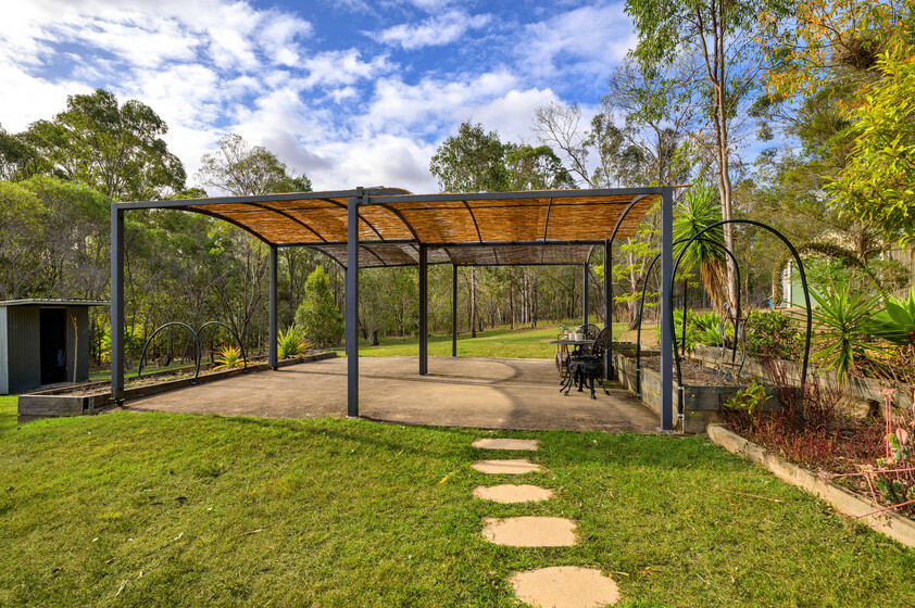 Private 5 acre Lifestyle Property with Pool, Shed & Excellent Infrastructure