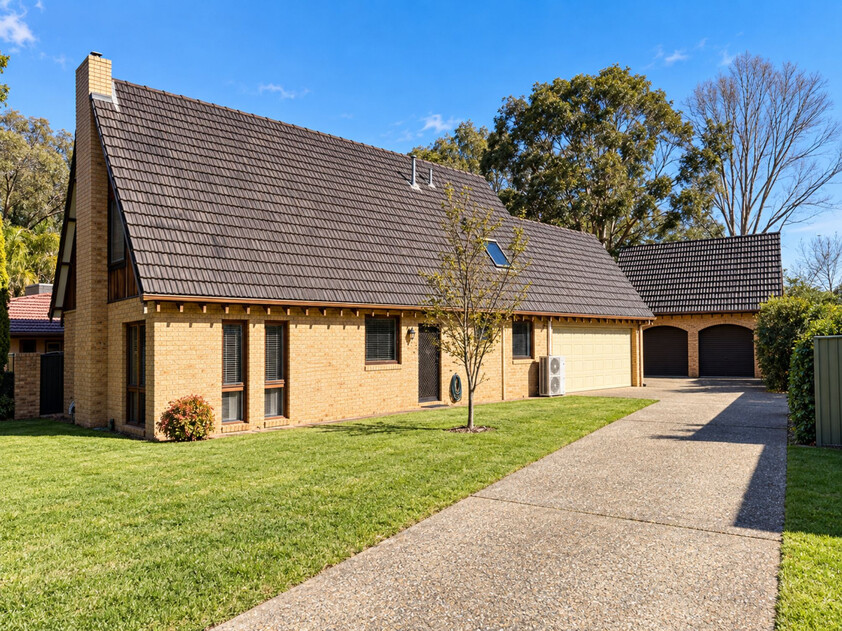 Architecturally Designed Chalet Style Home on Approx. 1,300m²