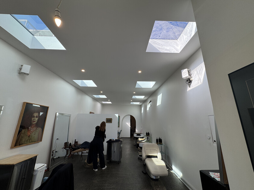 Office/Studio/Showroom with Abundant natural light