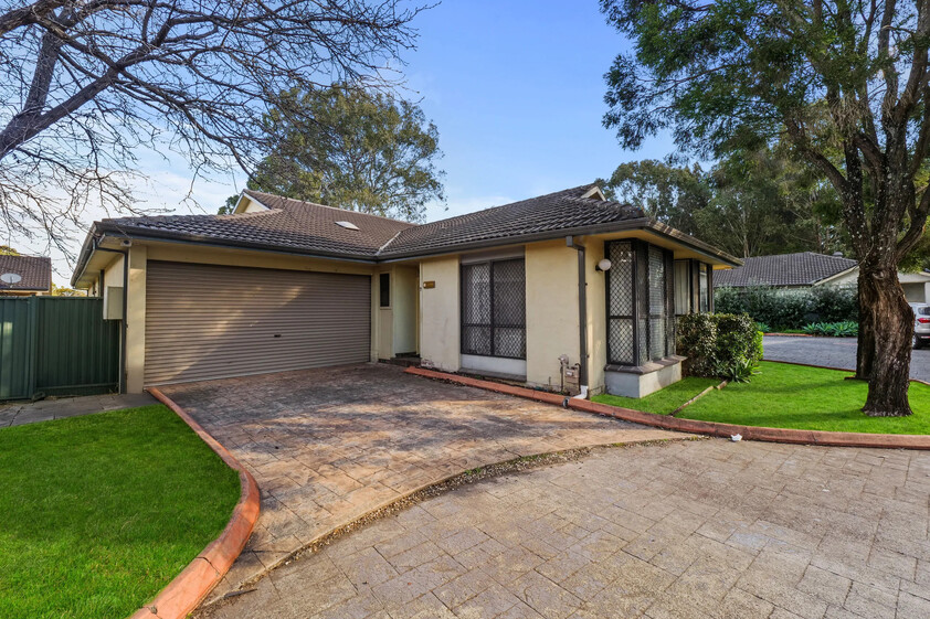 Spacious 3-Bedroom Villa with Beautiful Deck & Yard Facing Playground & Walk to Station!