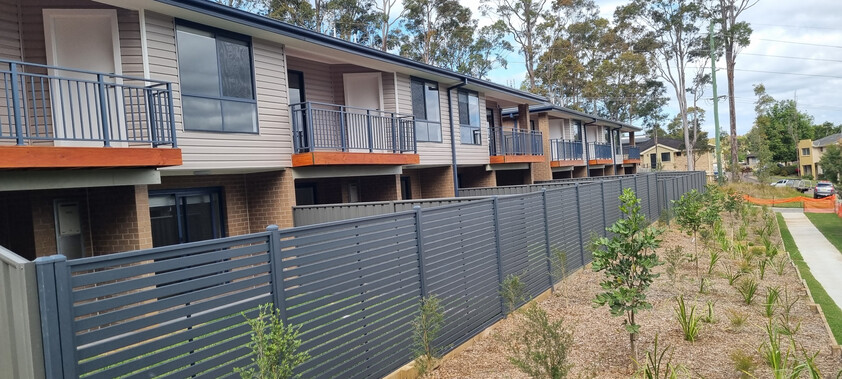 Modern 3 bedroom 3 bathroom townhouse in a popular estate for rent