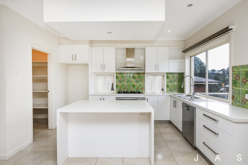Architect-Designed Home in River Valley Estate