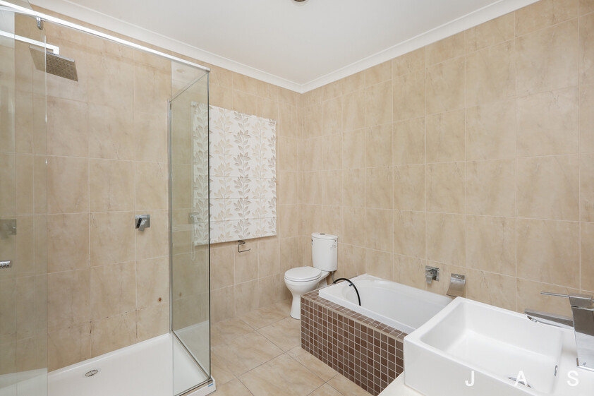 Architect-Designed Home in River Valley Estate