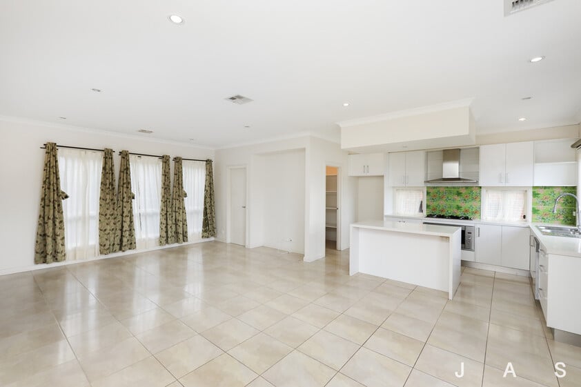 Architect-Designed Home in River Valley Estate