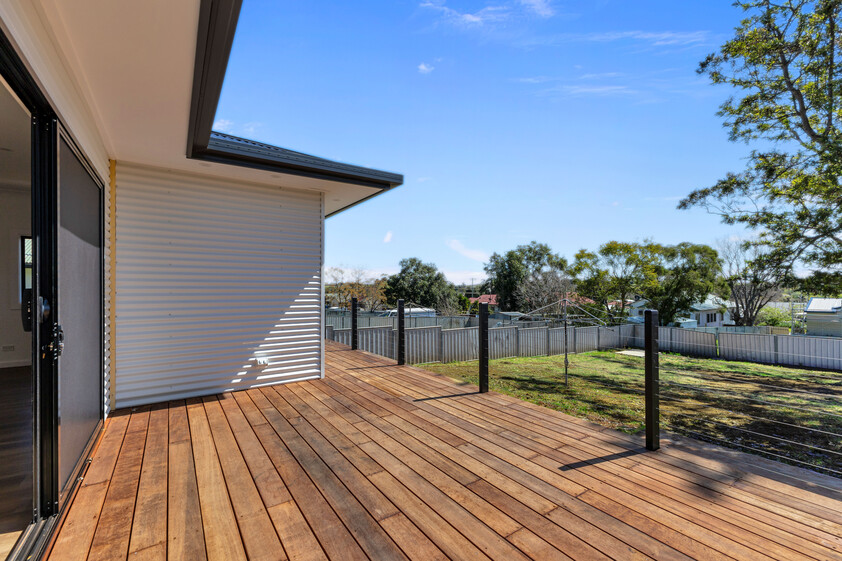 Move-In ready & beautifully renovated