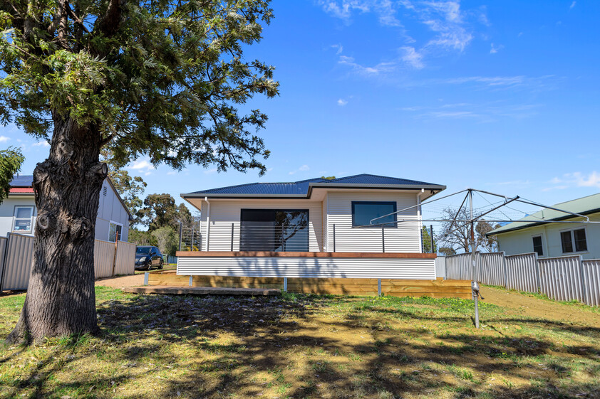 Move-In ready & beautifully renovated