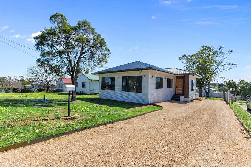 Move-In ready & beautifully renovated