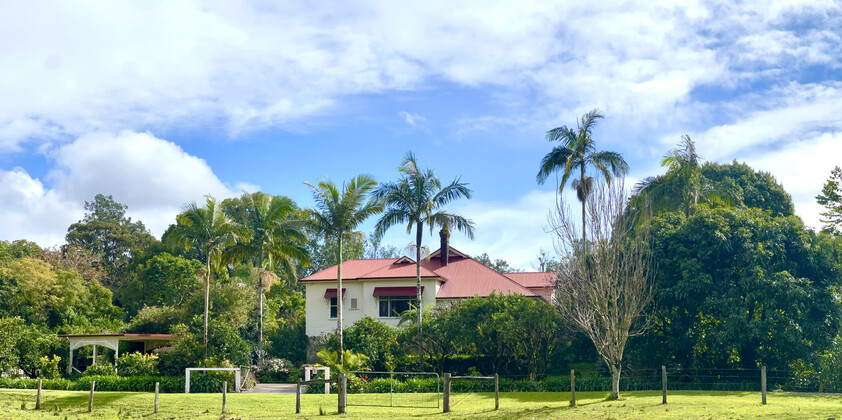 Charming Grand Timber Country House & Lifestyle, Close to Beaches & Town