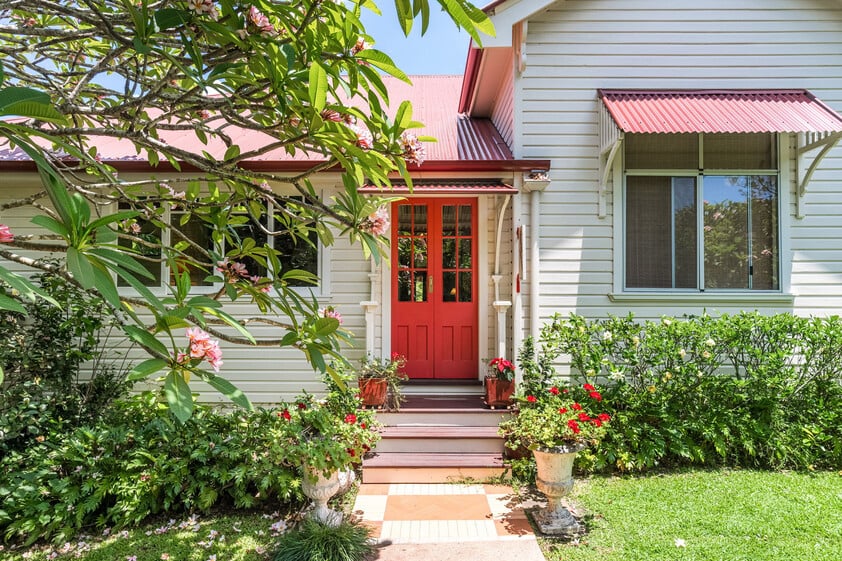 Charming Grand Timber Country House & Lifestyle, Close to Beaches & Town