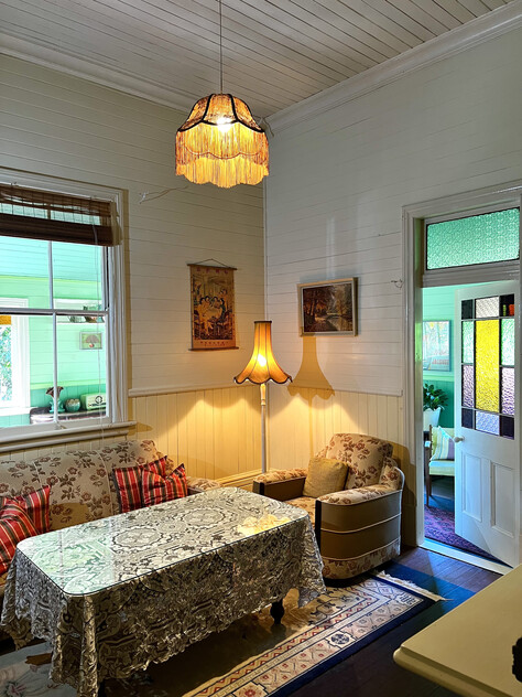 Charming Grand Timber Country House & Lifestyle, Close to Beaches & Town
