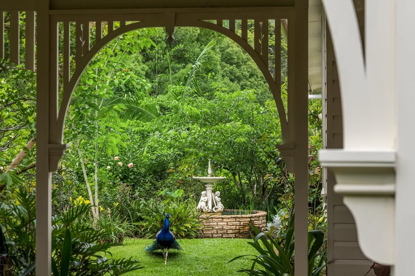 Charming Grand Timber Country House & Lifestyle, Close to Beaches & Town