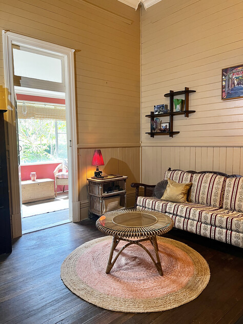 Charming Grand Timber Country House & Lifestyle, Close to Beaches & Town