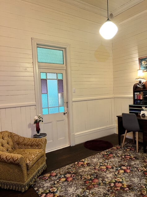 Charming Grand Timber Country House & Lifestyle, Close to Beaches & Town