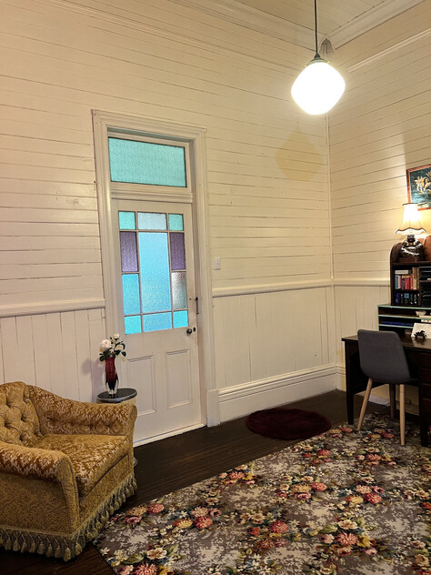 Charming Grand Timber Country House & Lifestyle, Close to Beaches & Town