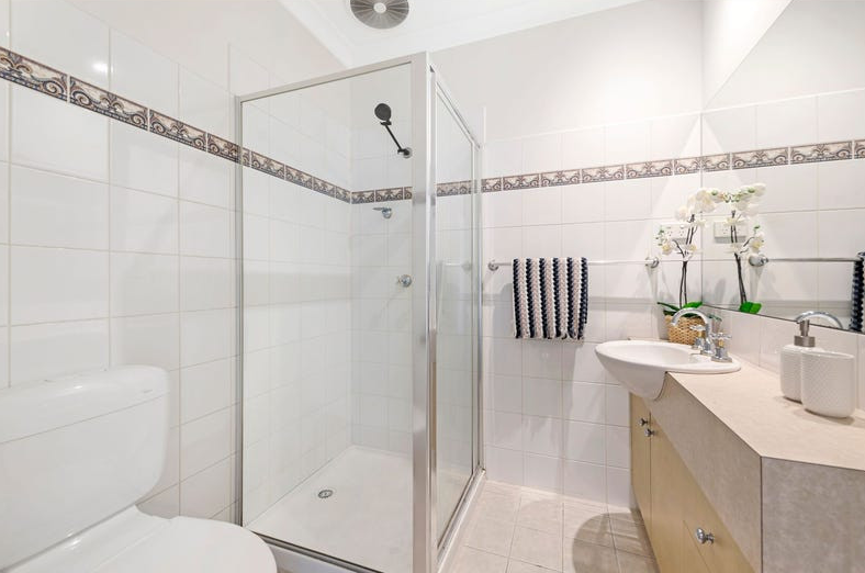 Modern 3-Bedroom Unit with Open Living in a Prime Location