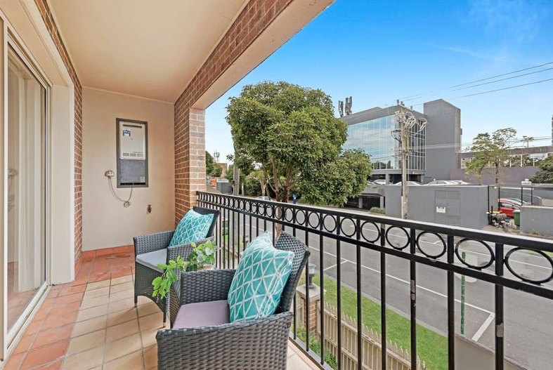 Modern 3-Bedroom Unit with Open Living in a Prime Location