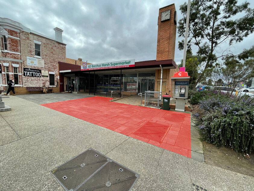 Large space for rent with outdoor area on Main St