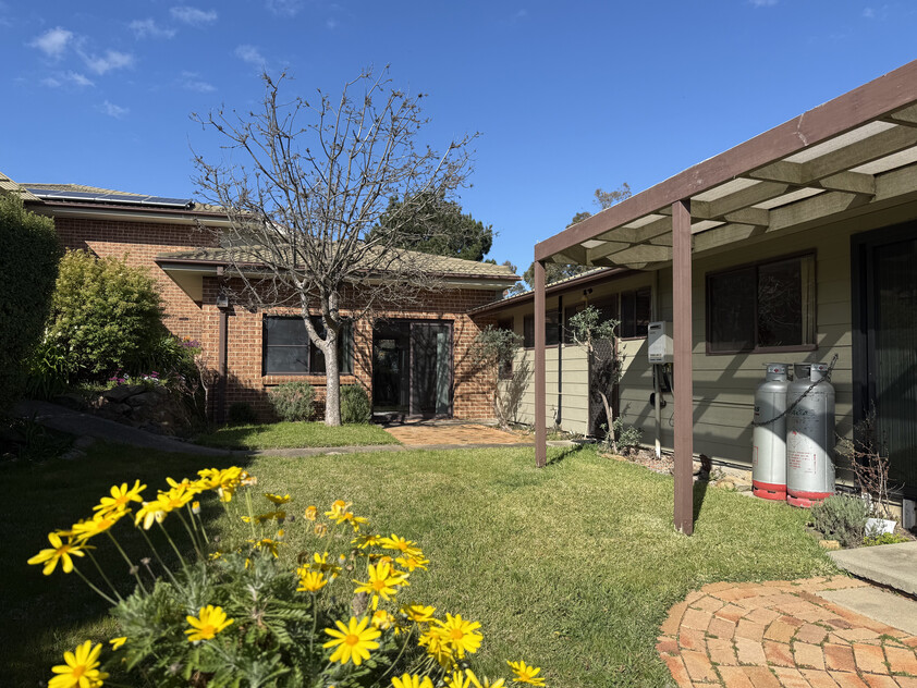 Country Cottage north of Gundaroo