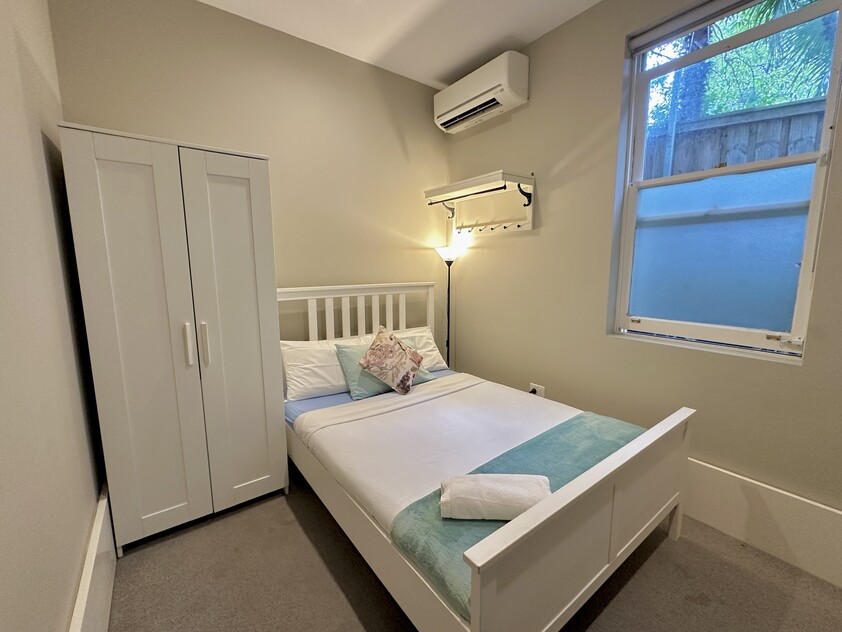 Private Room Walk to North Sydney Station and Greenwood Plaza in 8 Min