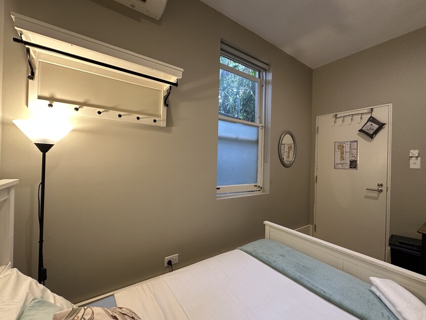 Private Room Walk to North Sydney Station and Greenwood Plaza in 8 Min